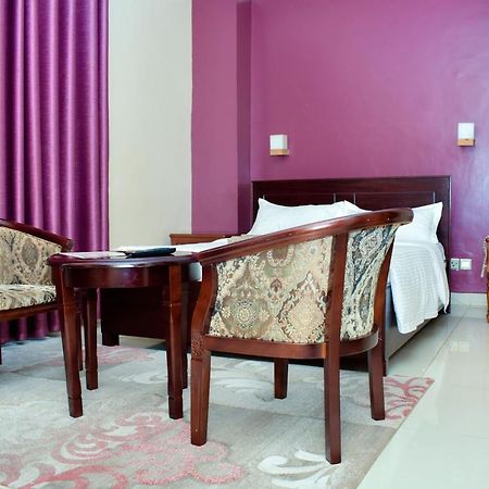 Diamonds Hotel Kampala Luaran gambar