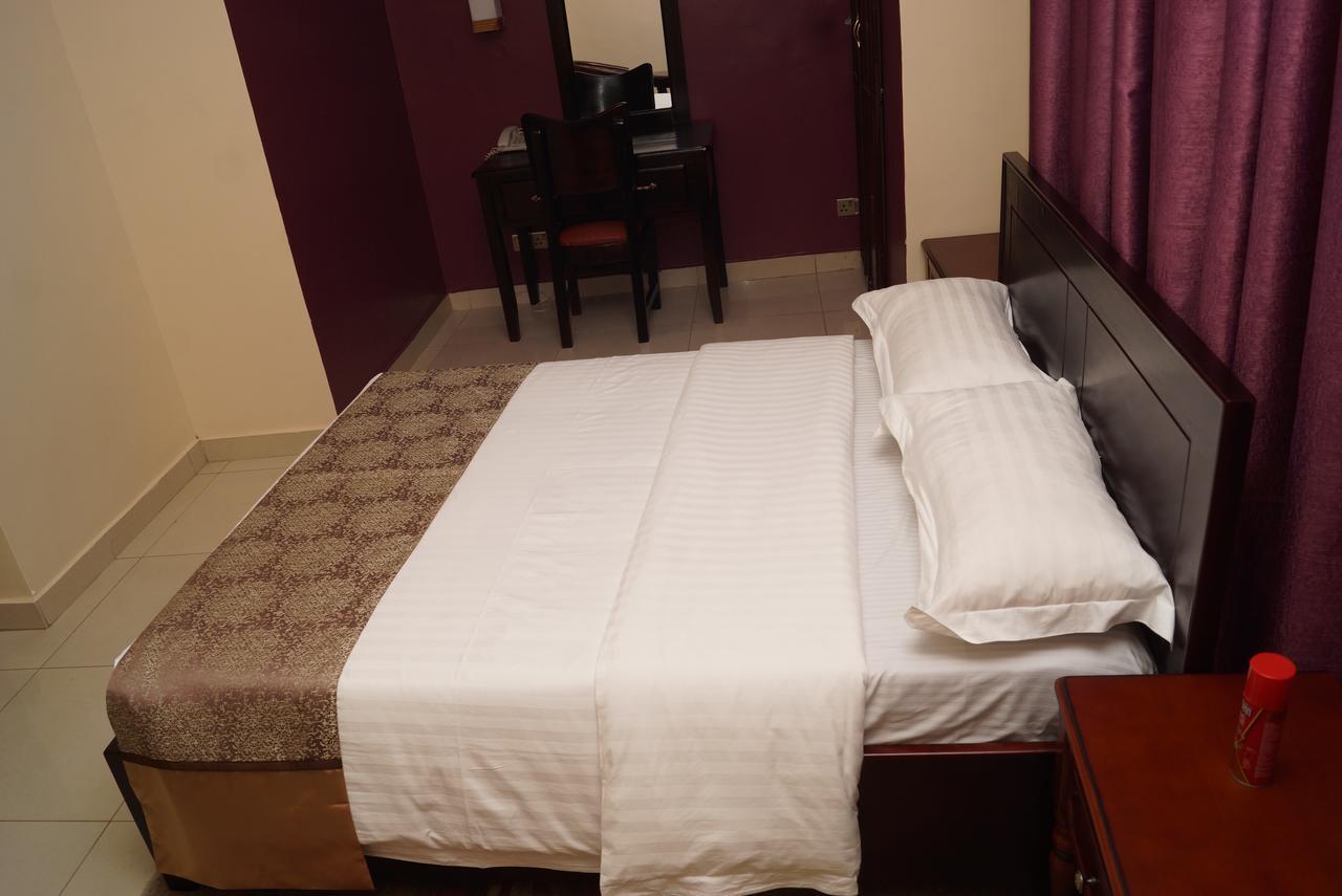 Diamonds Hotel Kampala Luaran gambar