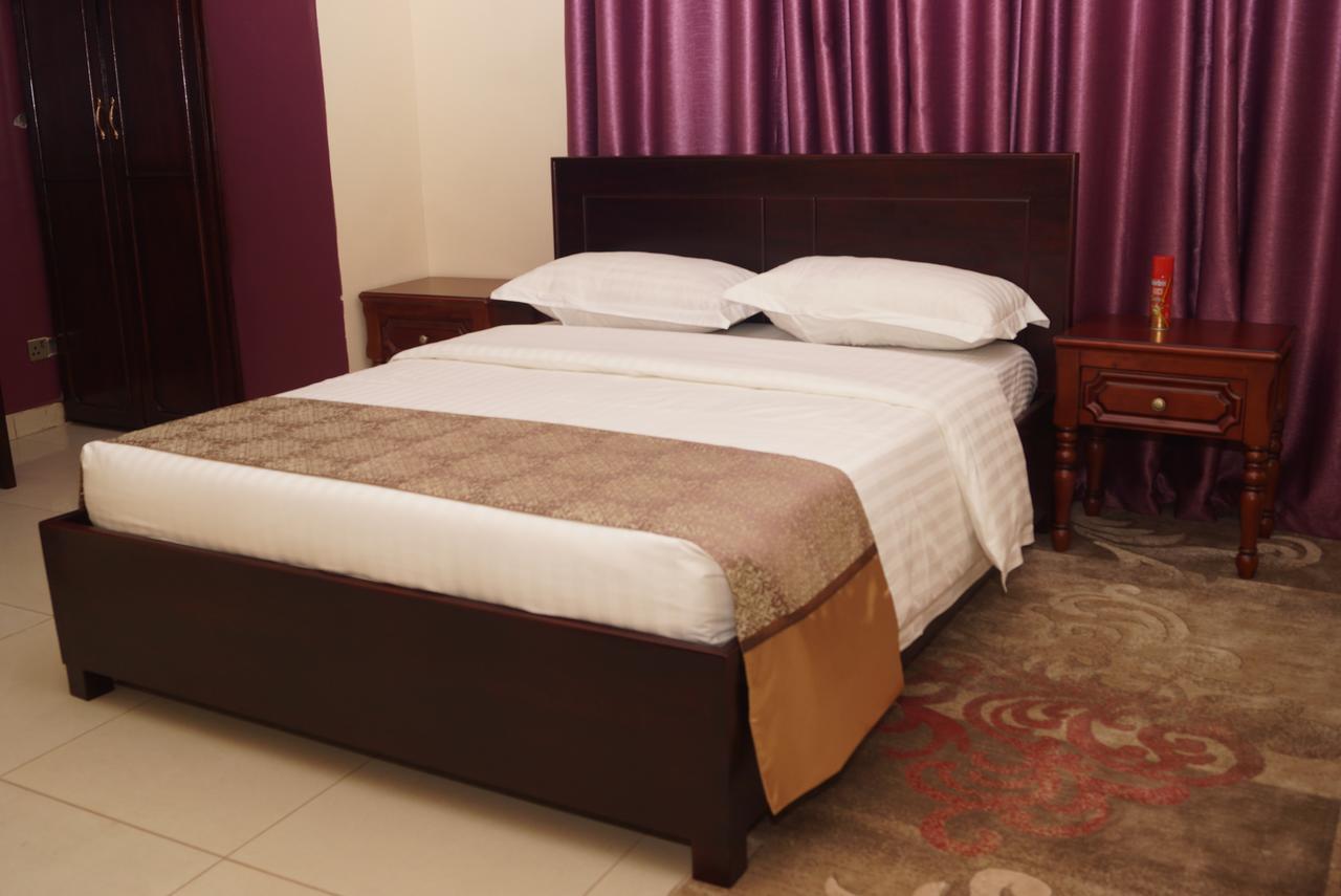 Diamonds Hotel Kampala Luaran gambar