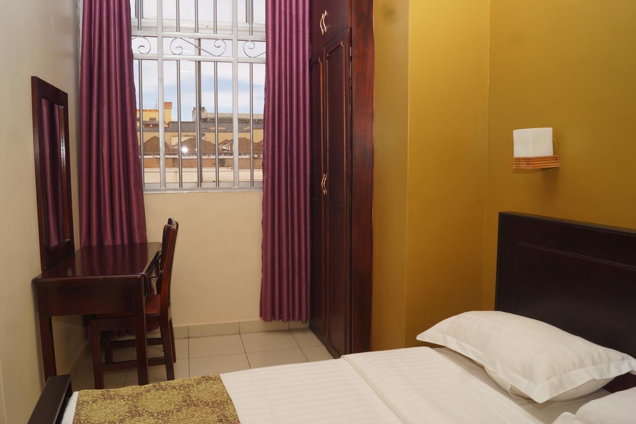 Diamonds Hotel Kampala Luaran gambar