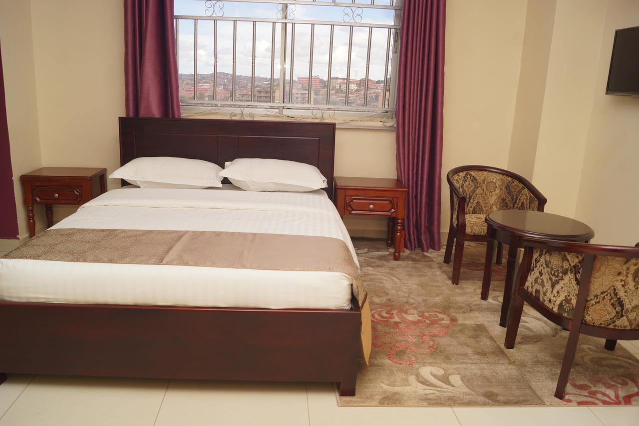 Diamonds Hotel Kampala Luaran gambar
