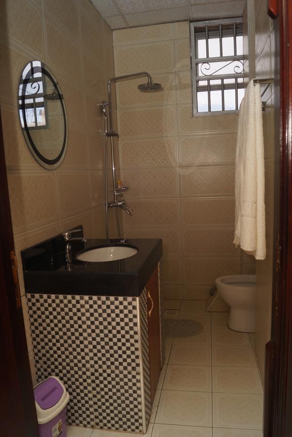 Diamonds Hotel Kampala Luaran gambar