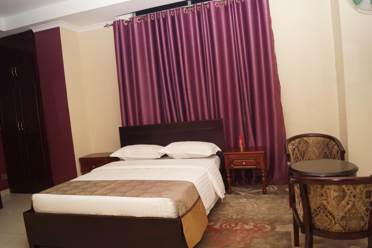 Diamonds Hotel Kampala Luaran gambar