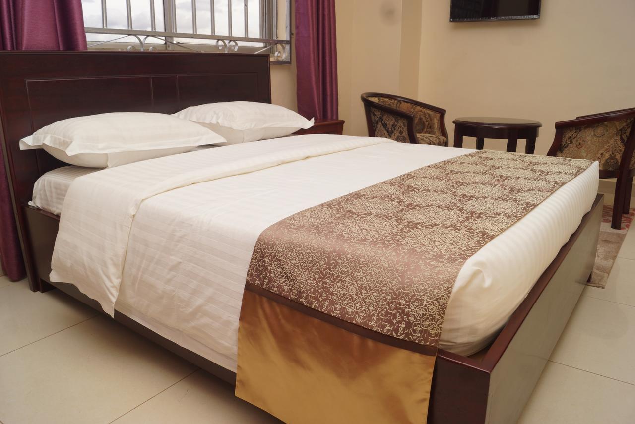 Diamonds Hotel Kampala Luaran gambar
