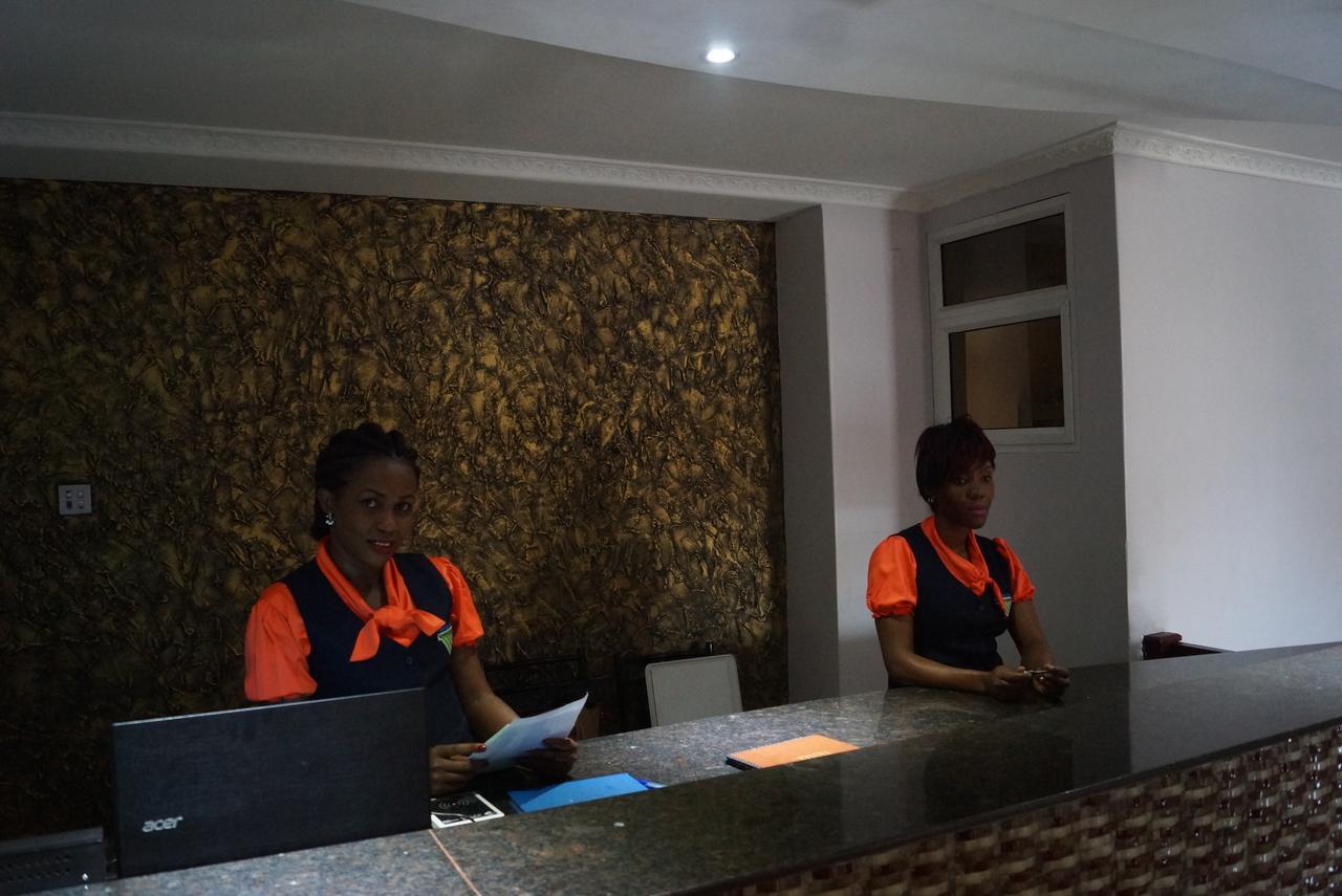 Diamonds Hotel Kampala Luaran gambar