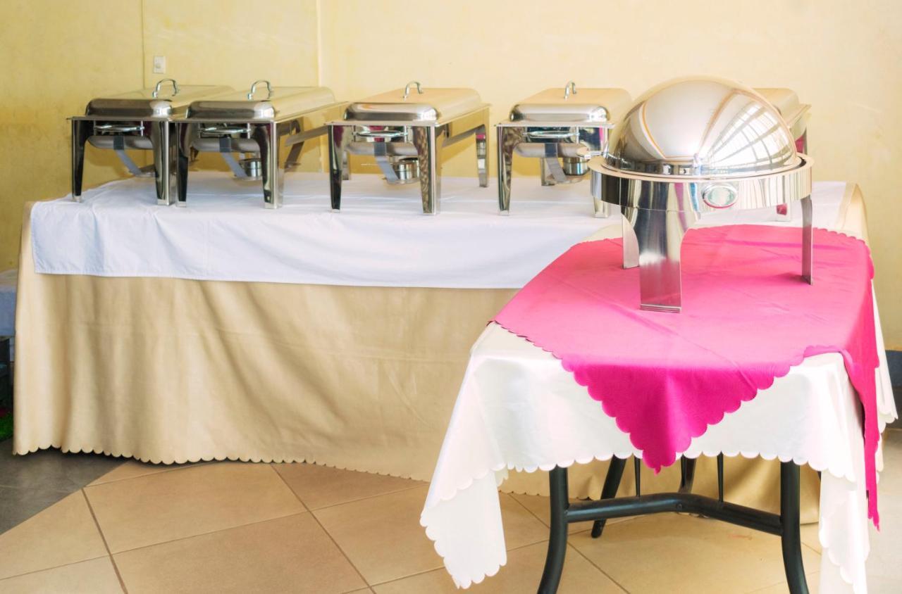 Diamonds Hotel Kampala Luaran gambar