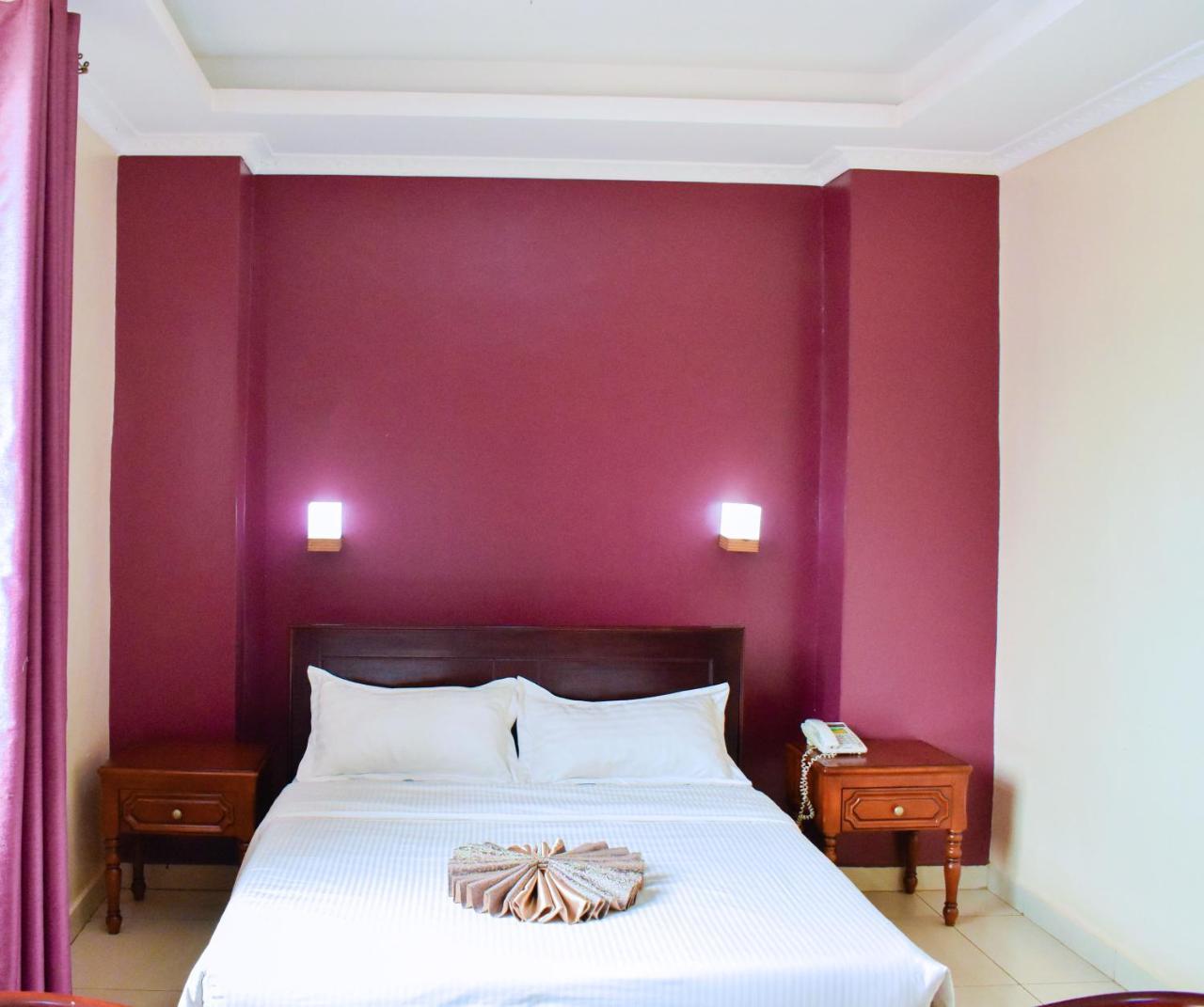 Diamonds Hotel Kampala Luaran gambar