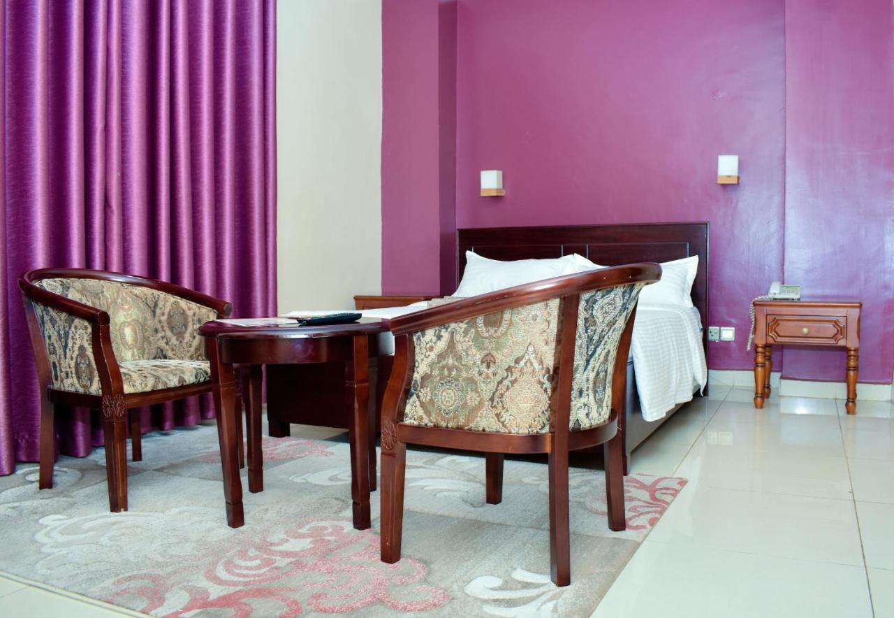 Diamonds Hotel Kampala Luaran gambar