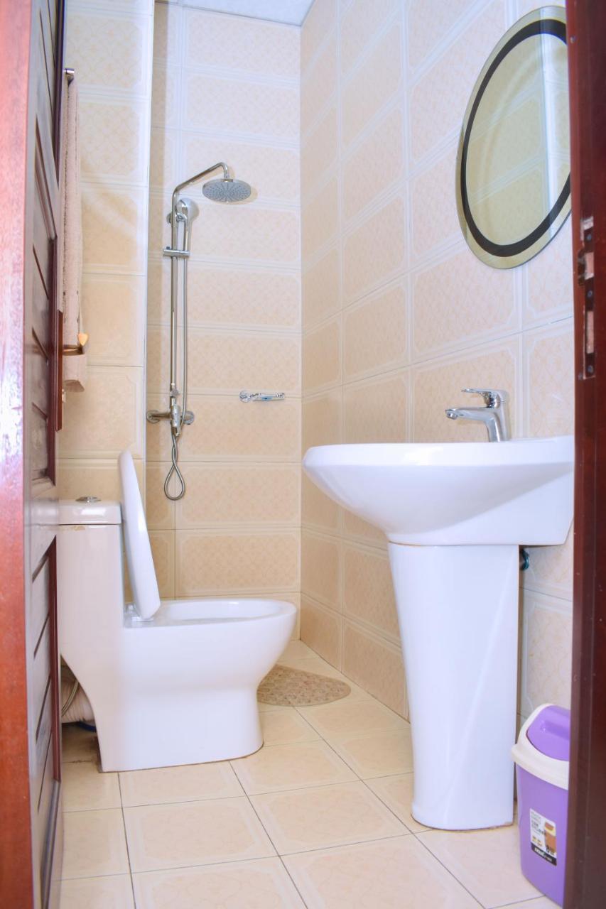 Diamonds Hotel Kampala Luaran gambar